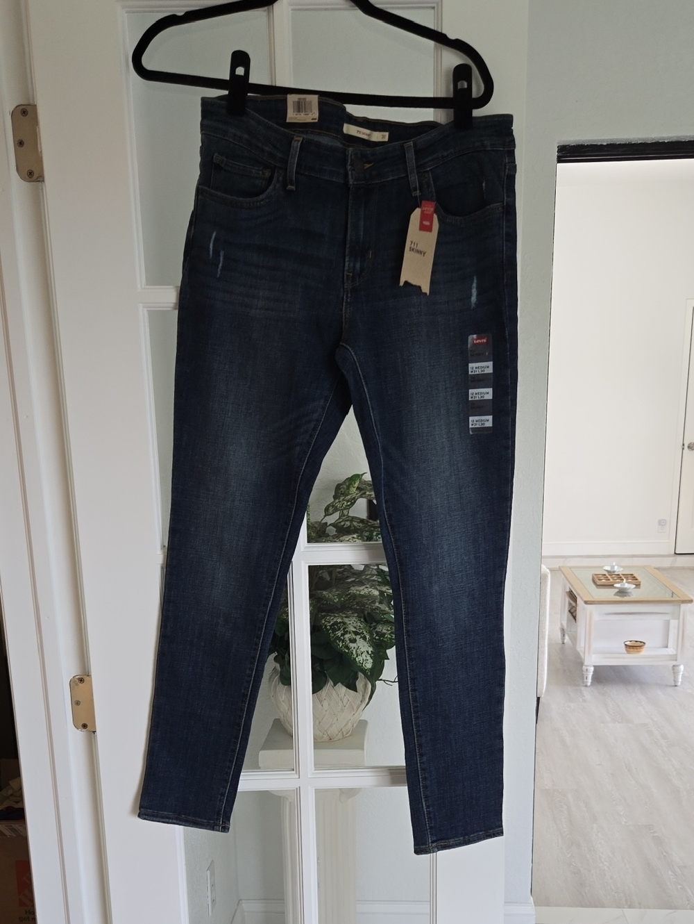 NWT Levi's blue denim skinny jeans with gold stitching